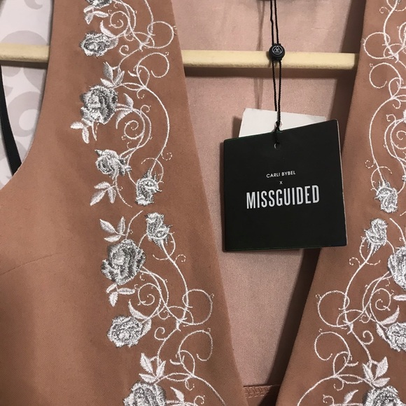 Carli Bybel x Missguided Embroidered Crop Top NWT - Picture 10 of 10
